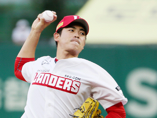 SSG 랜더스의 이태양이 1경기 5피홈런이라는 불명예를 안았다. <연합뉴스>